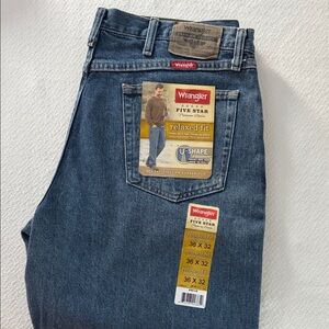 Wrangler Men's Relaxed Fit Jeans - Dark Blue